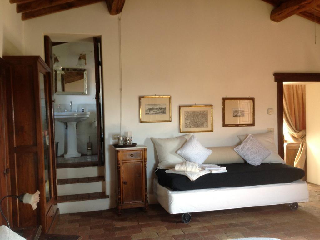 Poggioba Acomodação com café da manhã Sovana Quarto foto